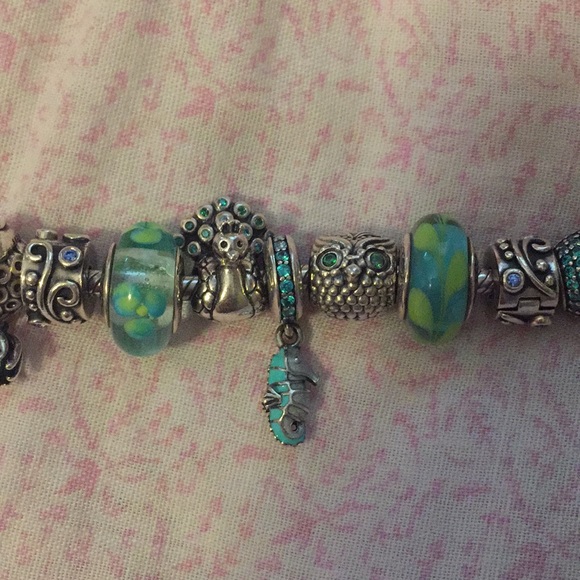 Beautiful pandora bracelet - Picture 3 of 4